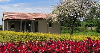 Parc Résidentiel de Vacances Arboré 9 Gites Avec Piscine Couverte et Chauffée