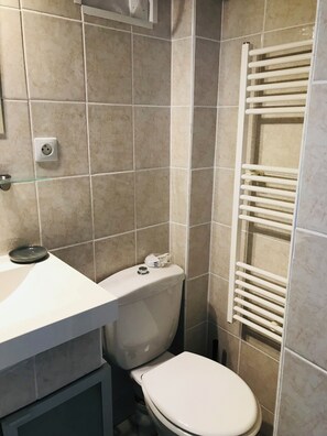 Towels, toilet paper