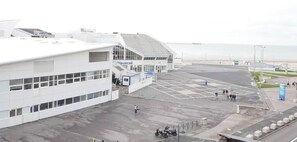 Parkplätze auf dem Gelände