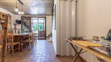 Apartment, Smoking | 3 bedrooms