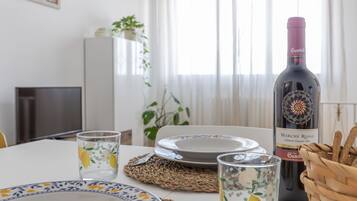 Apartment, Smoking | 2 bedrooms, free cribs/infant beds