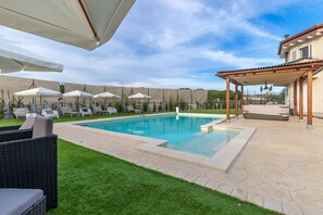 Villa, Smoking | 1 bedroom, free cots/infant beds