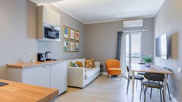 Apartment, Smoking | 1 bedroom, free cribs/infant beds