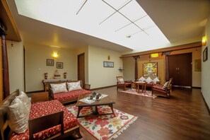 ลักซ์ชัวรี่วิลล่า, วิวภูเขา | บริเวณนั่งเล่น