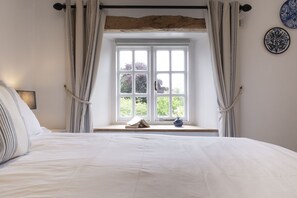 2 quartos, ferros/tábuas de passar roupa, Wi-Fi, roupa de cama