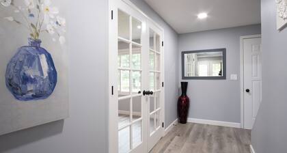 Modern Retreat on Six Acres - Sleeps 13