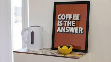 Kaffee und/oder Kaffeemaschine