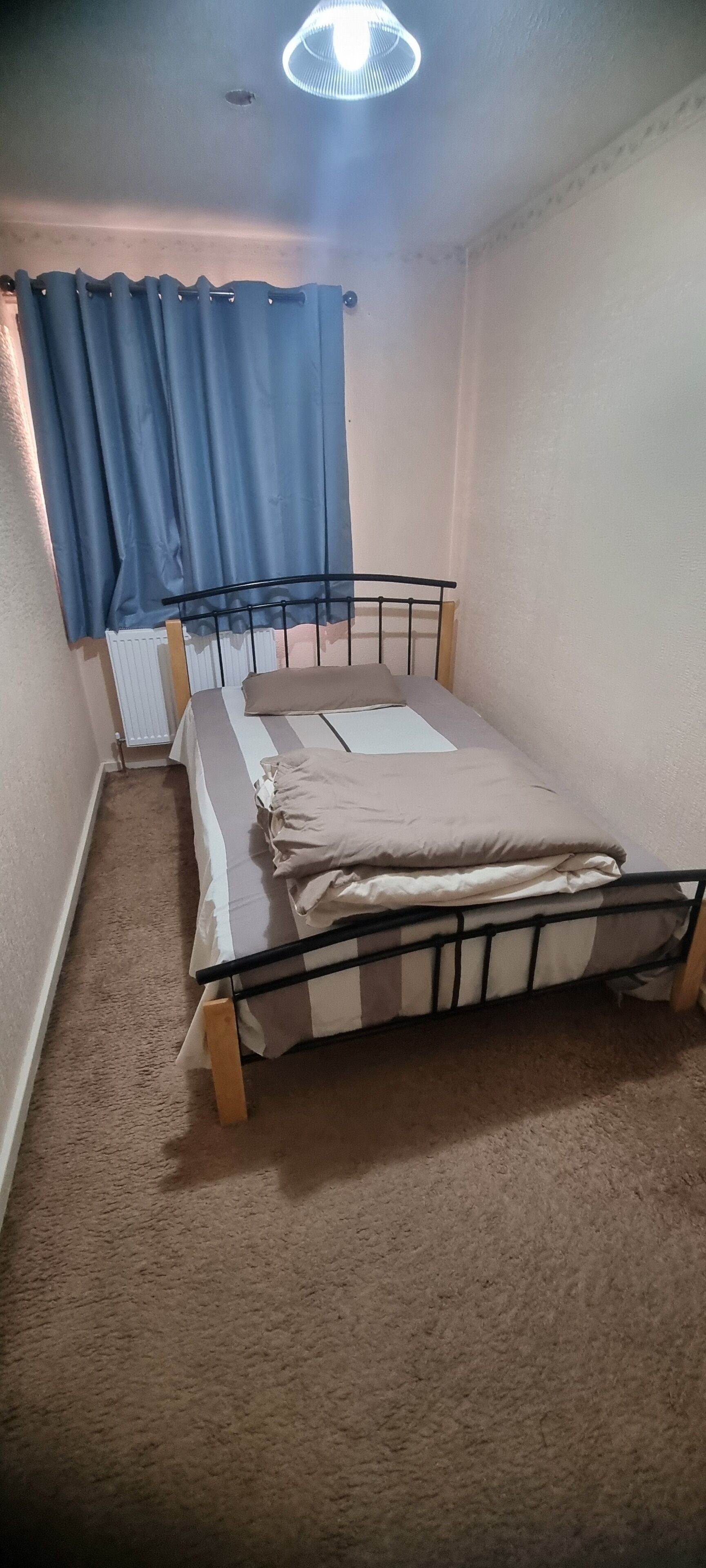 2 dormitorios, tabla de planchar con plancha, wifi y ropa de cama