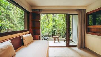 Minibar, wifi gratis y ropa de cama