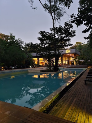 Outdoor pool - Hotel Tre (Puerto Iguazú)