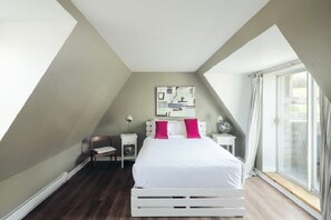 1 bedroom, desk, iron/ironing board, WiFi - Maison Du Havre (Petit Duplex) (La Malbaie)