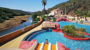 Pool - Camping 4 étoiles - Parc aquatique - eebaig (Agay)