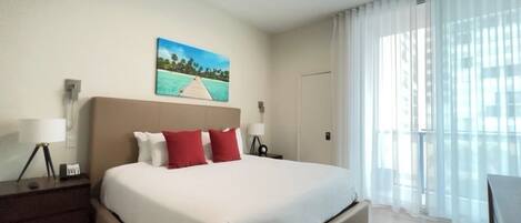 1 chambre, coffres-forts dans les chambres, fer et planche à repasser