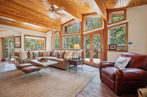 Stunning Peak Views-Spacious Bear Creek 4Bdrm Home