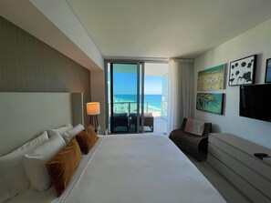 1 bedroom, in-room safe, desk, iron/ironing board - Lyfe Residence Deluxe Experience: Exclusive Pool, Spa and Gym (Hollywood)