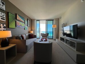 Smart TV, computer monitors, printers - Lyfe Residence Deluxe Experience: Exclusive Pool, Spa and Gym (Hollywood)