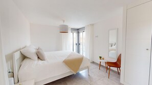 3 soverom, strykejern/-brett, wi-fi (inkludert) og sengetøy