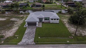 Exterior - Heated pool - 4bed/3bath- Enjoy the sun! (Cape Coral)