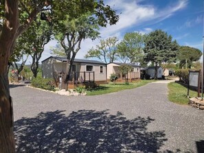 Exterior - Camping 3 étoiles - Piscine  - eebibh (Massillargues-Attuech)