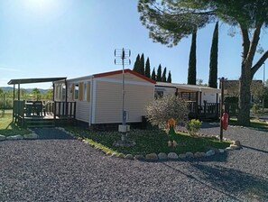 Exterior - ZEcamping 3 étoiles toboggans chiens acceptés locatif BBQ clim 30m2 (Massillargues-Attuech)