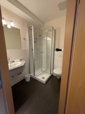 Bathroom - Hotel zur Mosel (Minheim)
