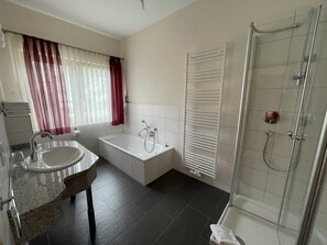 Apartment | Bathroom - Hotel zur Mosel (Minheim)