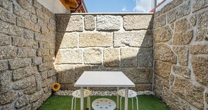 GuestReady - Modern Stone Loft - Guimarães