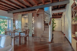 Apartment, Lake View | Living area | 35-inch TV with digital channels - Casa Elena by Wonderful Italy (Bellagio)