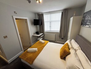 华丽双人房, 无烟房, 私人浴室 | 办公桌、笔记本电脑工作区、熨斗/熨衣板、免费 WiFi