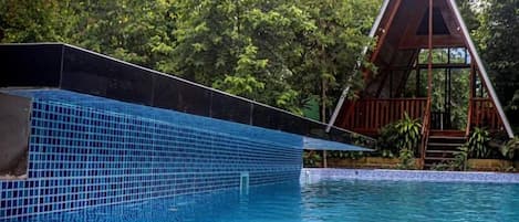 Piscine extérieure