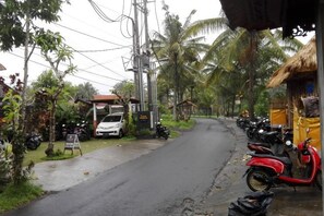 Unclassified image, 4 of 5, button - Duana Sari by Mahaputra (Bali)