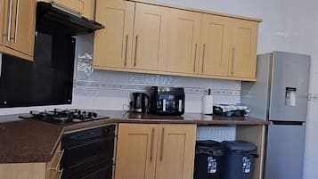 Kamar Deluks, 1 Tempat Tidur King | Dapur bersama