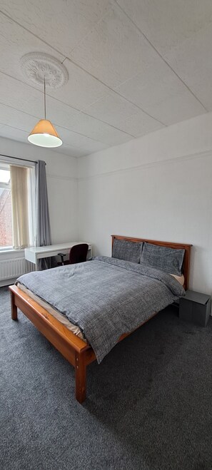 Desk, laptop workspace, blackout curtains, iron/ironing board - MC Suites (Newcastle-upon-Tyne)