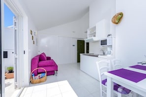 Comfort Apartment, Balcony, Sea View | Living area