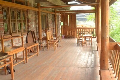 Sanjiang Yangjie Inn