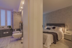 Bügeleisen/Bügelbrett, kostenloses WLAN, Bettwäsche