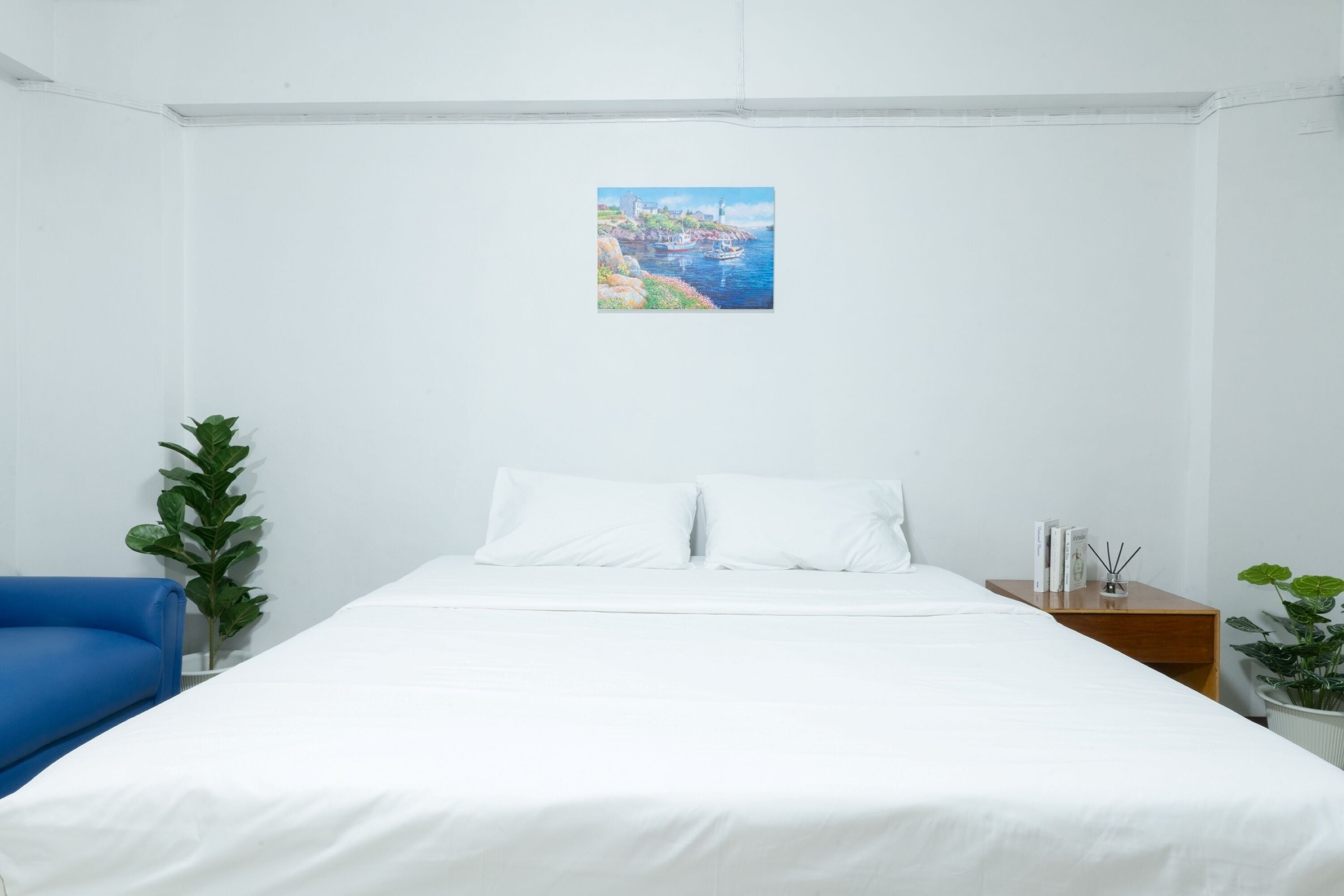 Superior Double Room, Balcony | Individually furnished, desk, soundproofing, free WiFi