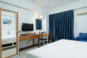 Superior-Doppelzimmer, Balkon | Individuell eingerichtet, Schreibtisch, schallisolierte Zimmer