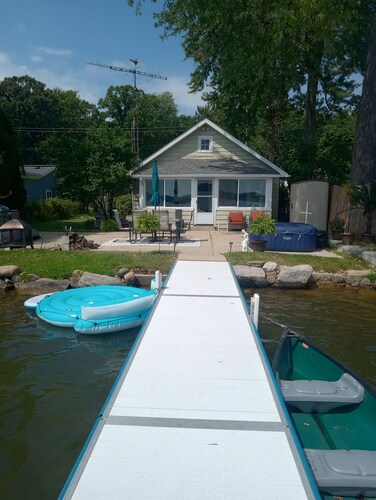 Lakeside Retreat with Massage Chair