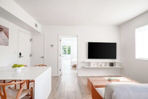 Design Apartment, Multiple Bedrooms | Dining room