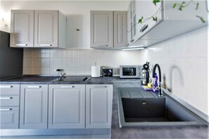 Køleskab, ovn, kogeplade, opvaskemaskine