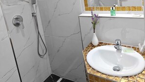 Comfort Room | Bathroom - Jakz Hotel  (Herten)