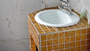 Basic Room | Bathroom - Jakz Hotel  (Herten)