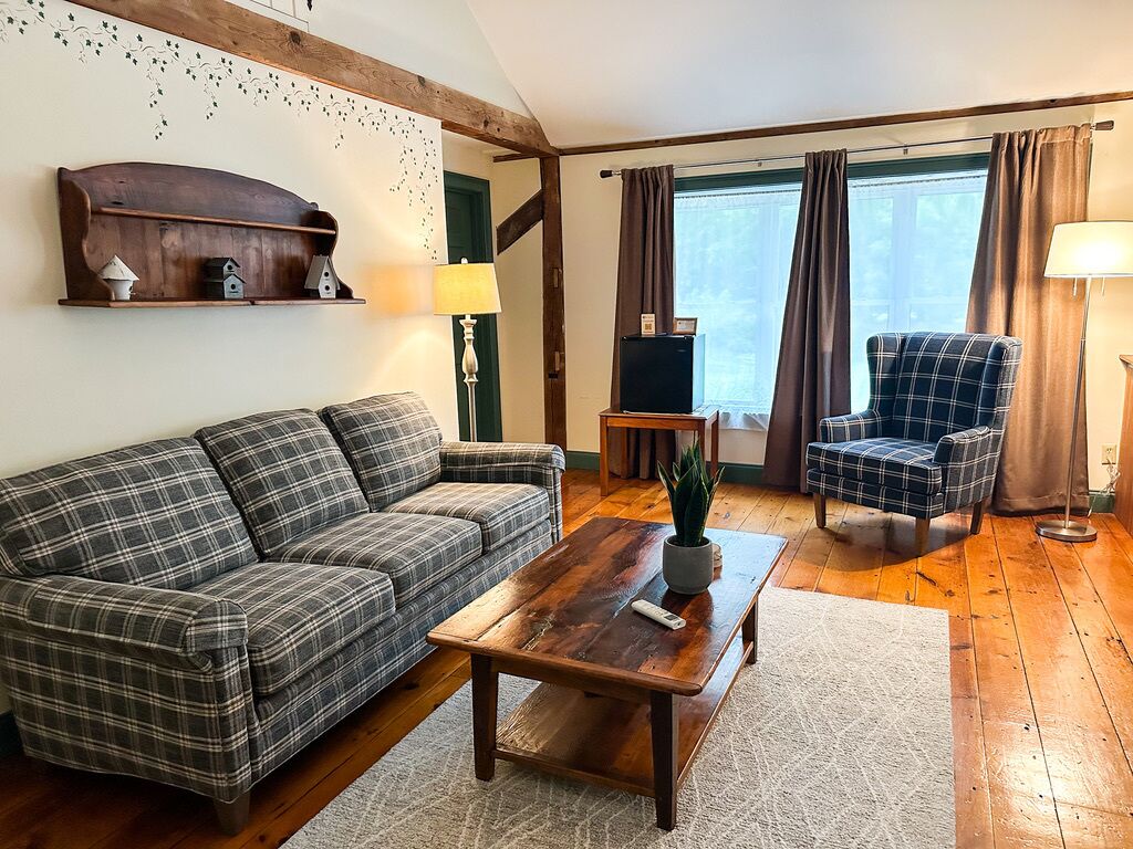 Deluxe-Zimmer, 1 King-Bett | Wohnbereich | Flachbildfernseher