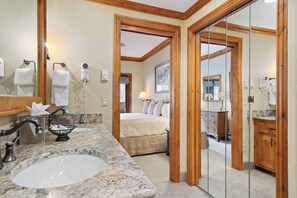 2 Schlafzimmer, Bügeleisen/Bügelbrett, Reisekinderbett, WLAN