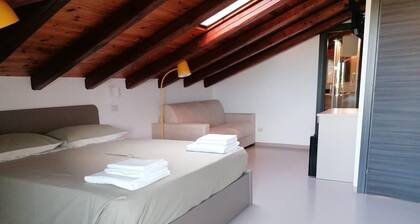 B&B con Vista Isole Eolie a 5 min dal Mare Capo D'orlando - Piscina -bici Elett