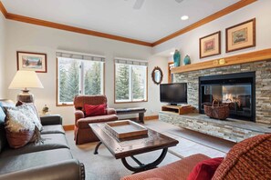TV, fireplace - The Charter at Beaver Creek D2205 (Beaver Creek)