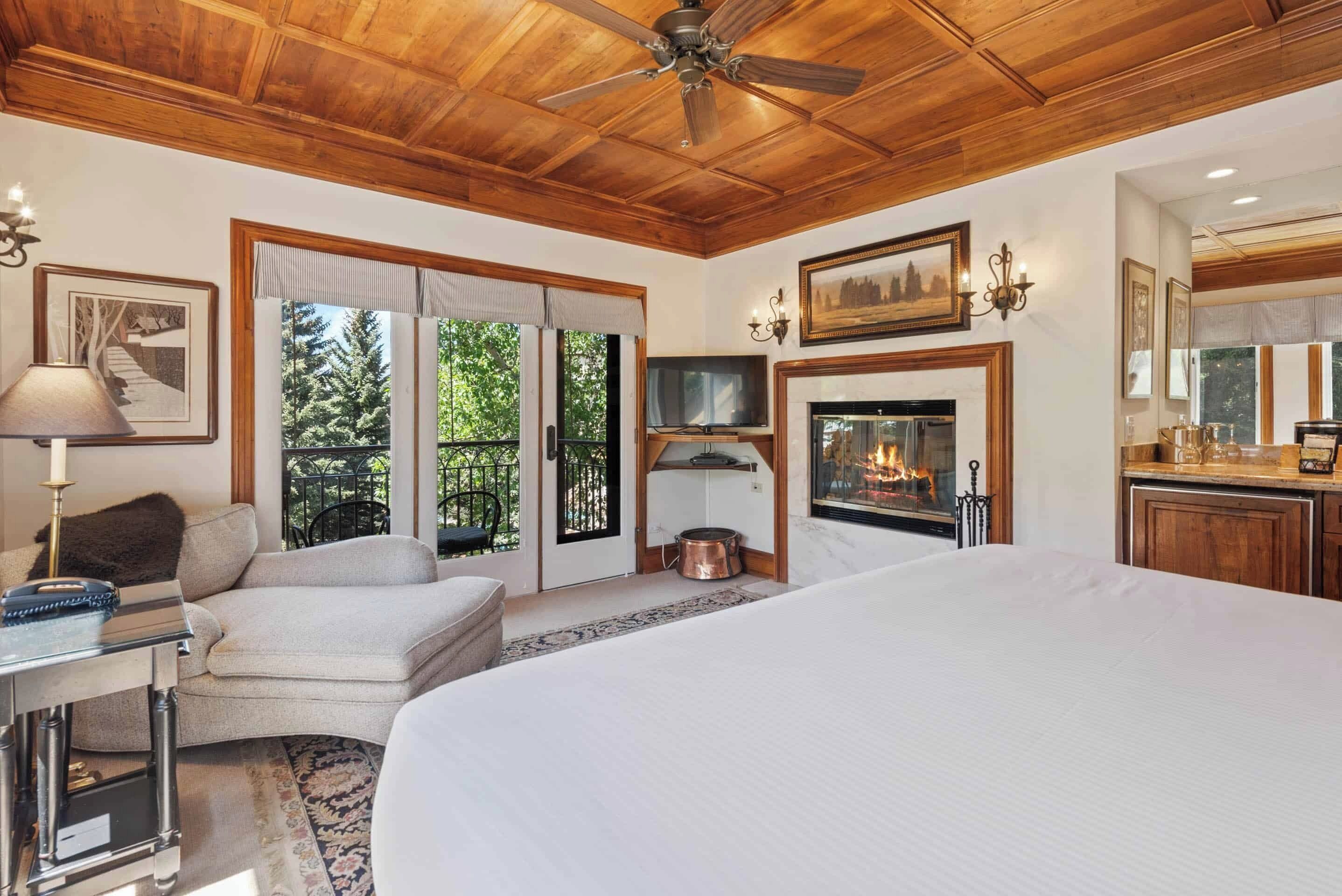 4 bedrooms, iron/ironing board, travel cot, WiFi