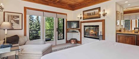 4 bedrooms, iron/ironing board, travel cot, WiFi