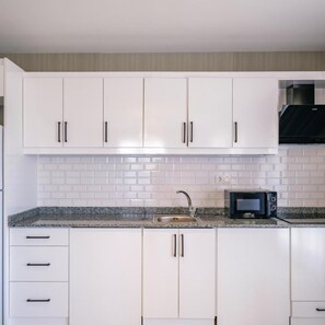 Private kitchen - Days Inn By Wyndham Alanya (Alanya)